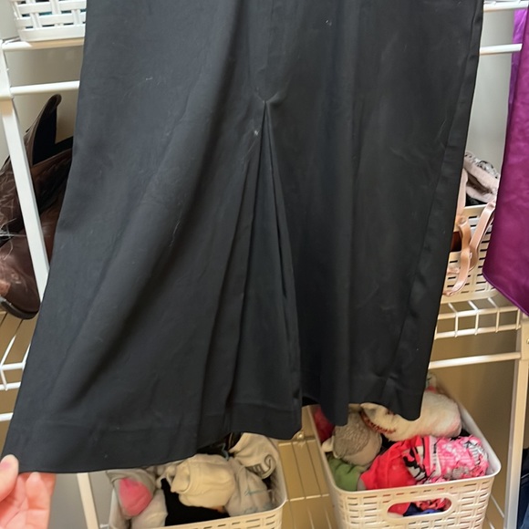 Mid length business skirt - Picture 2 of 3